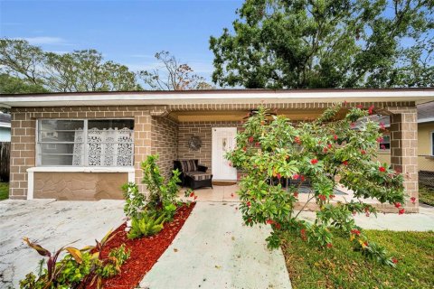 Villa ou maison à vendre à Tarpon Springs, Floride: 3 chambres, 172.05 m2 № 1725464 - photo 1