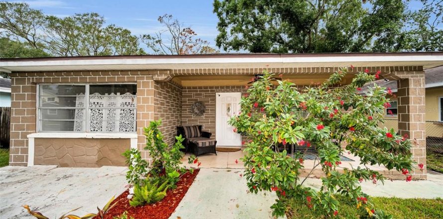 Villa ou maison à Tarpon Springs, Floride 3 chambres, 172.05 m2 № 1725464