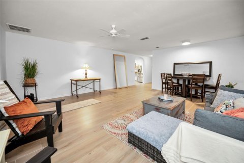 Villa ou maison à vendre à Tarpon Springs, Floride: 3 chambres, 172.05 m2 № 1725464 - photo 10