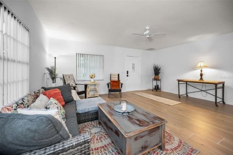 Villa ou maison à vendre à Tarpon Springs, Floride: 3 chambres, 172.05 m2 № 1725464 - photo 11
