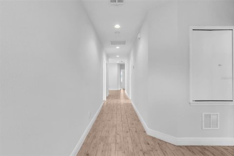 Casa en venta en Deltona, Florida, 4 dormitorios, 149.11 m2 № 2094012 - foto 5