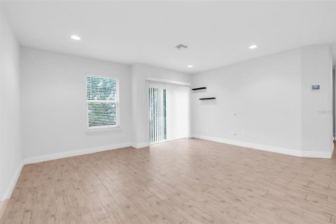 Casa en venta en Deltona, Florida, 4 dormitorios, 149.11 m2 № 2094012 - foto 6