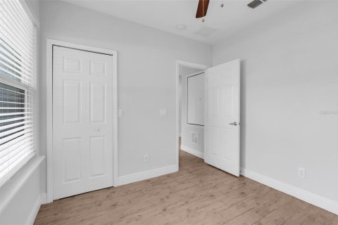 Casa en venta en Deltona, Florida, 4 dormitorios, 149.11 m2 № 2094012 - foto 19