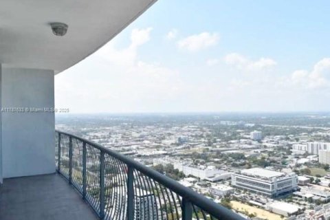 Condo in Miami, Florida, 1 bedroom  № 1920755 - photo 13