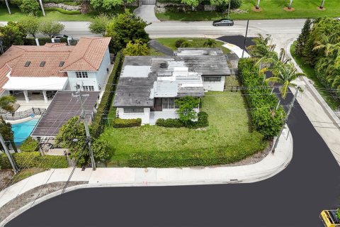 Land in Miami, Florida № 2060242