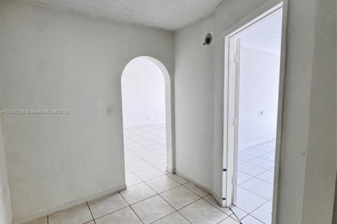 Купить кондоминиум в Майами, Флорида 1 спальня, 71.53м2, № 1845706 - фото 6