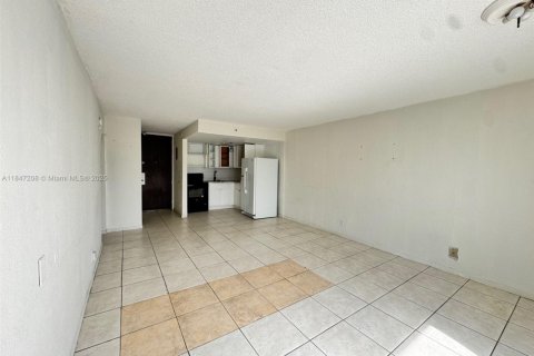 Condominio en venta en Miami, Florida, 1 dormitorio, 71.53 m2 № 1845706 - foto 12
