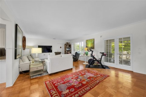 Condo in Coral Gables, Florida, 2 bedrooms № 1963135 - photo 7