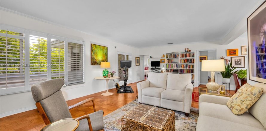 Condo in Coral Gables, Florida, 2 bedrooms № 1963135