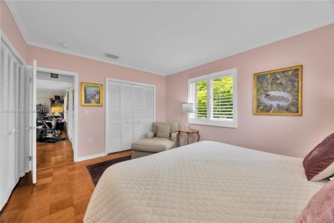 Condo in Coral Gables, Florida, 2 bedrooms № 1963135 - photo 18