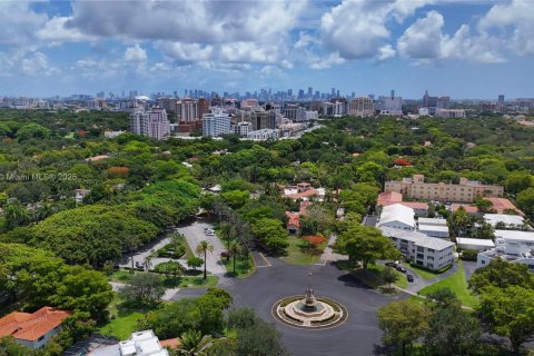 Condo in Coral Gables, Florida, 2 bedrooms № 1963135 - photo 23