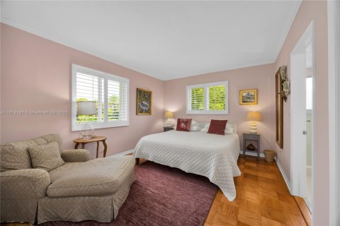 Condo in Coral Gables, Florida, 2 bedrooms № 1963135 - photo 17