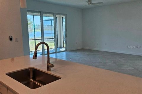 House in Englewood, Florida 4 bedrooms, 188.78 sq.m. № 1856247 - photo 9