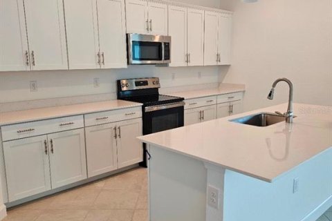 House in Englewood, Florida 4 bedrooms, 188.78 sq.m. № 1856247 - photo 4