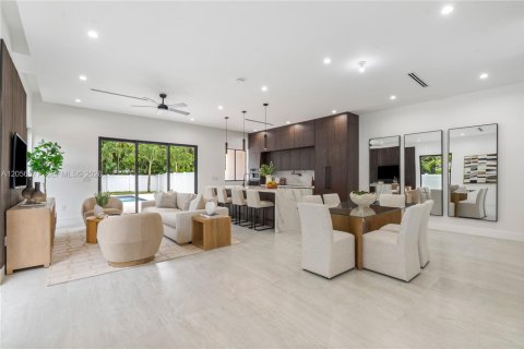Villa ou maison à vendre à Fort Lauderdale, Floride: 3 chambres, 232.44 m2 № 2189595 - photo 2