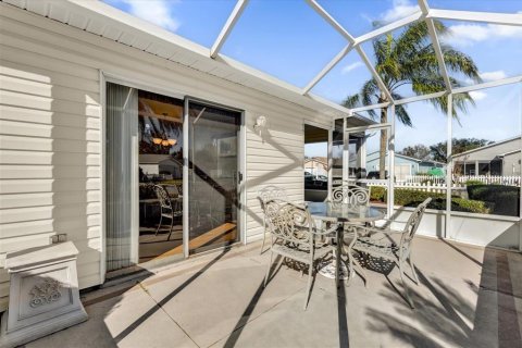 House in The Villages, Florida 2 bedrooms, 104.14 sq.m. № 1509614 - photo 5