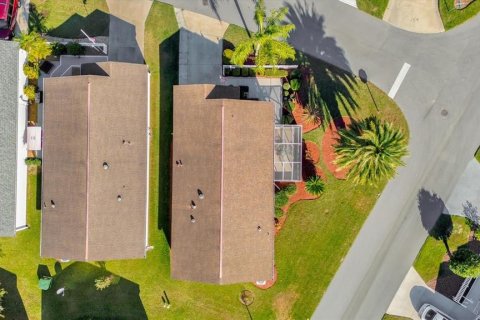 House in The Villages, Florida 2 bedrooms, 104.14 sq.m. № 1509614 - photo 7
