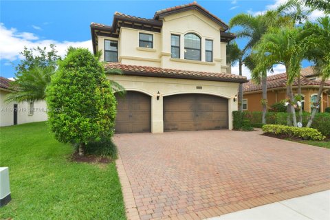 House in Delray Beach, Florida 5 bedrooms, 402.36 sq.m. № 2033533 - photo 2