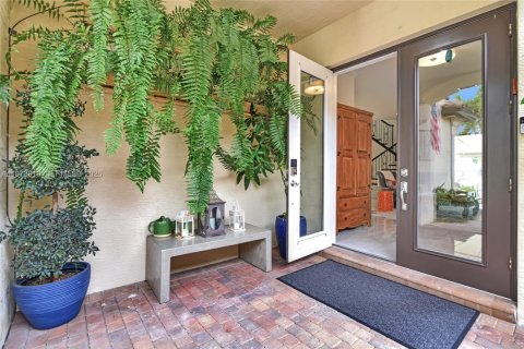 House in Delray Beach, Florida 5 bedrooms, 402.36 sq.m. № 2033533 - photo 6