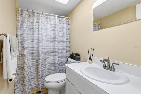 House in Palm Harbor, Florida 3 bedrooms, 153.66 sq.m. № 2422657 - photo 27