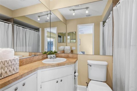 House in Palm Harbor, Florida 3 bedrooms, 153.66 sq.m. № 2422657 - photo 24