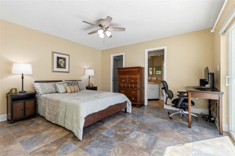 House in Palm Harbor, Florida 3 bedrooms, 153.66 sq.m. № 2422657 - photo 22
