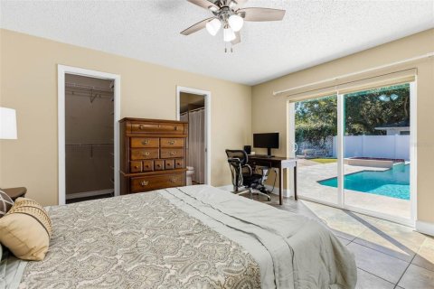 House in Palm Harbor, Florida 3 bedrooms, 153.66 sq.m. № 2422657 - photo 23