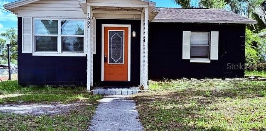 House in Lakeland, Florida 2 bedrooms, 109.25 sq.m. № 2230243