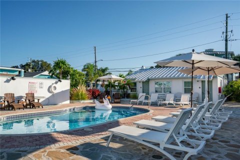 Immobilier commercial à vendre à Treasure Island, Floride: 10 chambres, 450.2 m2 № 1449425 - photo 6