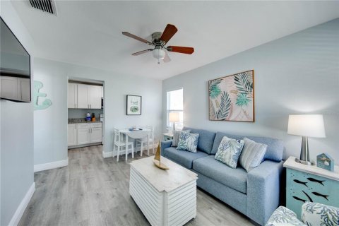 Immobilier commercial à vendre à Treasure Island, Floride: 10 chambres, 450.2 m2 № 1449425 - photo 29