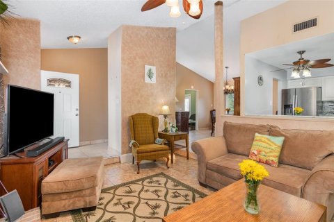 Townhouse in Winter Springs, Florida 3 bedrooms, 136.57 sq.m. № 1745383 - photo 9