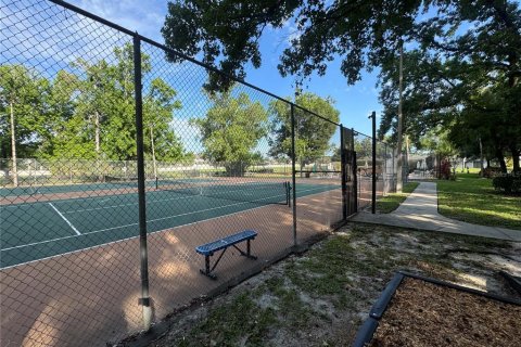 Townhouse in Winter Springs, Florida 3 bedrooms, 136.57 sq.m. № 1745383 - photo 26
