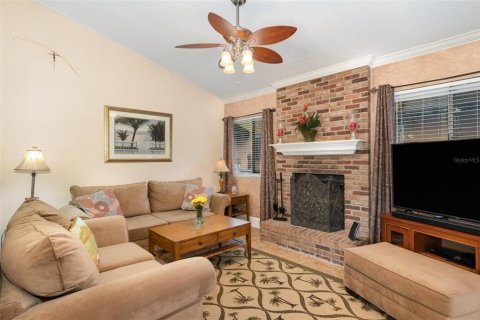 Townhouse in Winter Springs, Florida 3 bedrooms, 136.57 sq.m. № 1745383 - photo 8