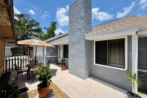 Townhouse in Winter Springs, Florida 3 bedrooms, 136.57 sq.m. № 1745383 - photo 2
