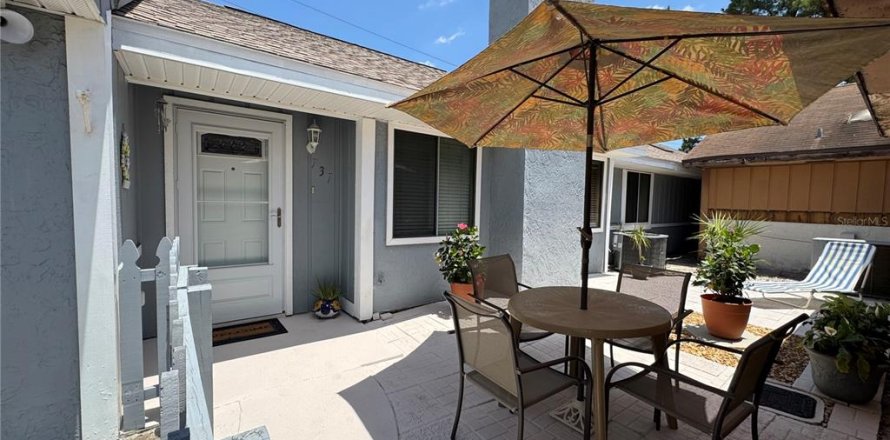 Townhouse in Winter Springs, Florida 3 bedrooms, 136.57 sq.m. № 1745383