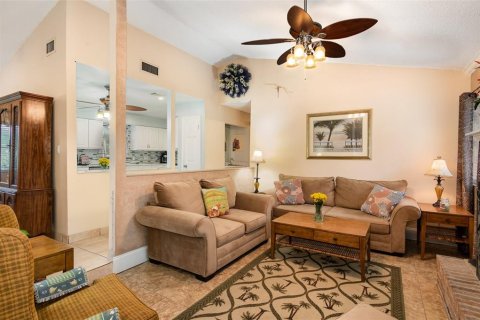 Townhouse in Winter Springs, Florida 3 bedrooms, 136.57 sq.m. № 1745383 - photo 10