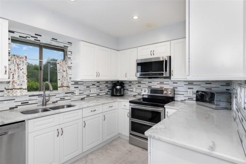 Townhouse in Winter Springs, Florida 3 bedrooms, 136.57 sq.m. № 1745383 - photo 5