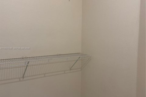 Снять в аренду таунхаус в Майами, Флорида 3 спальни, 151.71м2, № 2011714 - фото 9