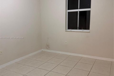 Снять в аренду таунхаус в Майами, Флорида 3 спальни, 151.71м2, № 2011714 - фото 11