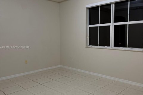 Снять в аренду таунхаус в Майами, Флорида 3 спальни, 151.71м2, № 2011714 - фото 7