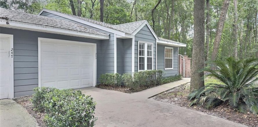 Condominio en Gainesville, Florida, 2 dormitorios № 1856118