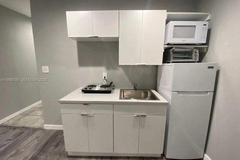 Casa en alquiler en Miami, Florida, 1 dormitorio, 41.81 m2 № 2020913 - foto 4