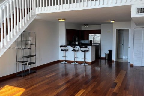 Condominio en alquiler en Miami Beach, Florida, 1 dormitorio, 121.61 m2 № 1937485 - foto 10