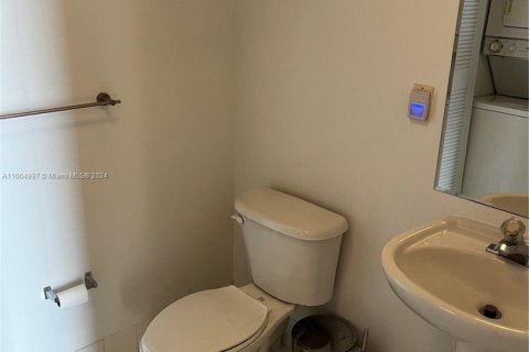 Condominio en alquiler en Miami Beach, Florida, 1 dormitorio, 121.61 m2 № 1937485 - foto 22