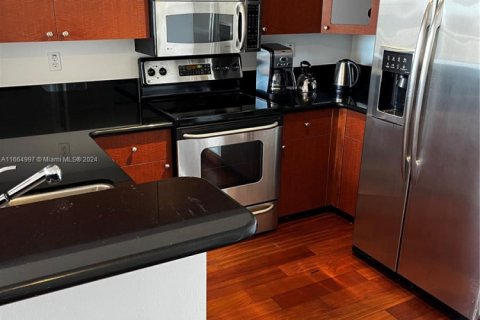Condo in Miami Beach, Florida, 1 bedroom  № 1937485 - photo 20