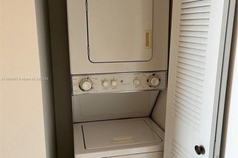 Condominio en alquiler en Miami Beach, Florida, 1 dormitorio, 121.61 m2 № 1937485 - foto 21