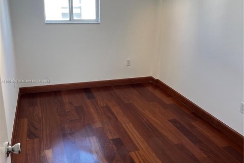 Снять в аренду кондоминиум в Майами-Бич, Флорида 1 спальня, 121.61м2, № 1937485 - фото 16