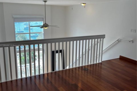 Condominio en alquiler en Miami Beach, Florida, 1 dormitorio, 121.61 m2 № 1937485 - foto 13