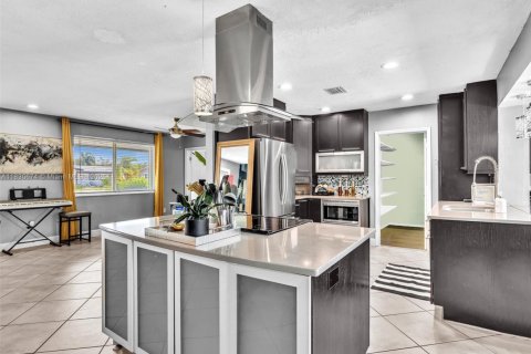 Casa en venta en Pembroke Pines, Florida, 4 dormitorios, 153.47 m2 № 1807026 - foto 7