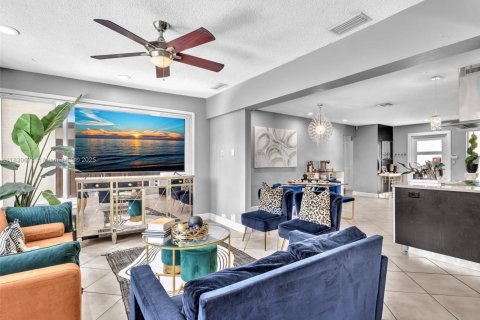 Casa en venta en Pembroke Pines, Florida, 4 dormitorios, 153.47 m2 № 1807026 - foto 14